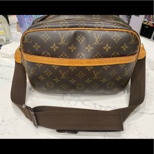 Louis Vuitton Reporter PM